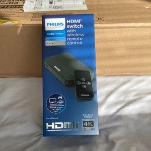 Phillips HDMI 4 device switcher with remote control. Great for Gamers